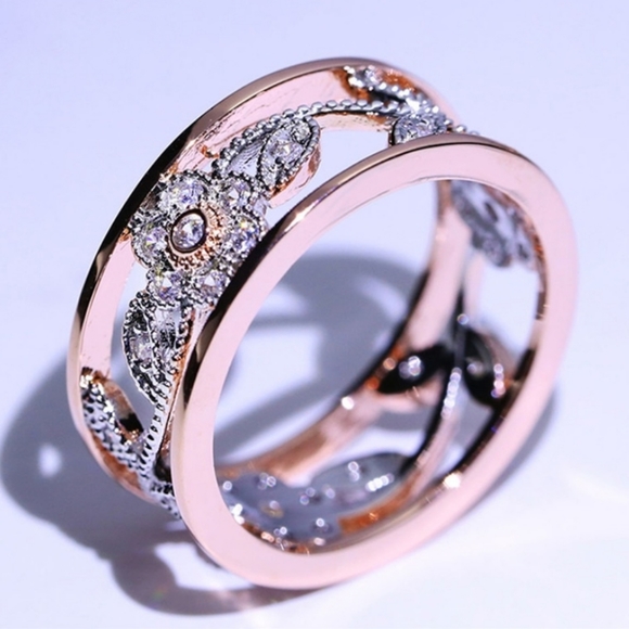 Rose Gold Flower Leaf Rhinestone Ring - Picture 2 of 4